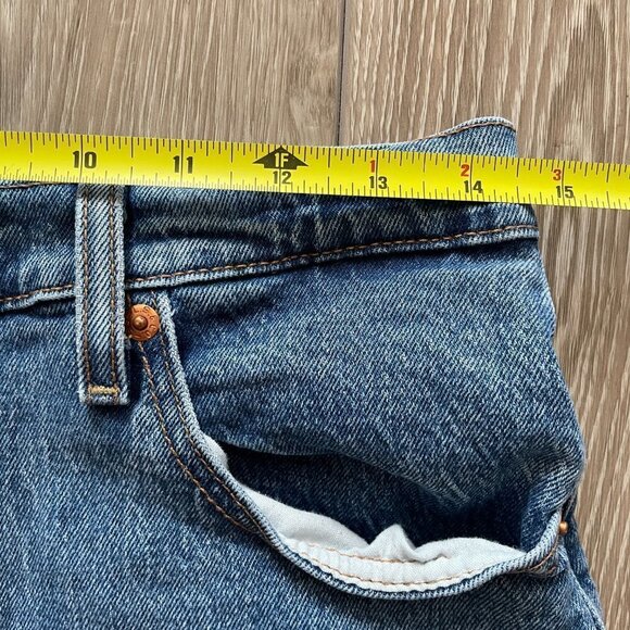 Levi's | Ribcage Straight - Converted to Jean Shorts - Size 31 - Picture 9 of 11